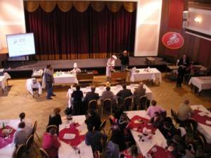 Soutěž odbornosti začínajících kuchařů a kuchařek ADEX AGRO Krůta 2006 se zúčastnilo 11 soutěžících ze 7 středních škol a odborných učilišť